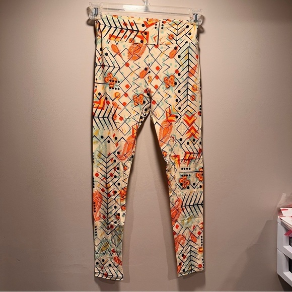 LulaRoe Perfect T Swing Top Small (8,10,12,14) OS Leggings 2-10 Yellow Bundle - Picture 14 of 15